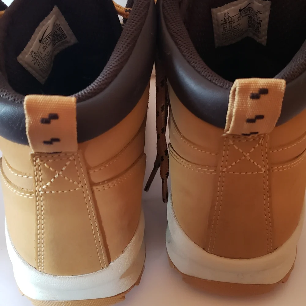 Nike  boots - Picture 2 of 5